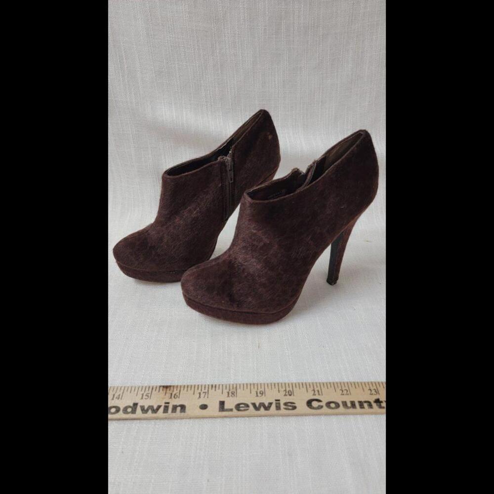 Just Fabulous Faux Fur Leopard Print Zipper High Heel Shoes Size 9